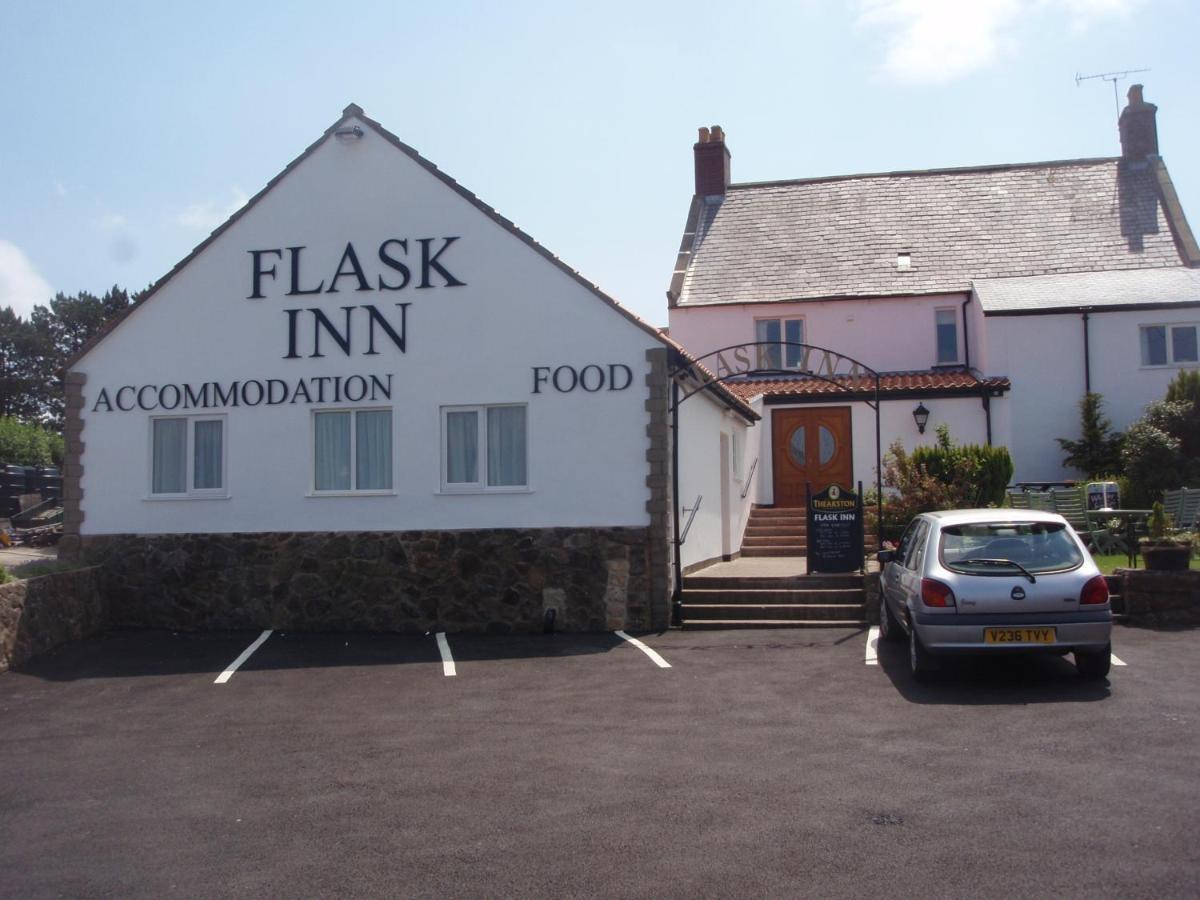 The Flask Inn Robin Hood's Bay Exterior photo